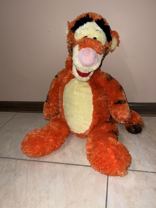 Tygrysek winnie the pooh disney store  disneyland