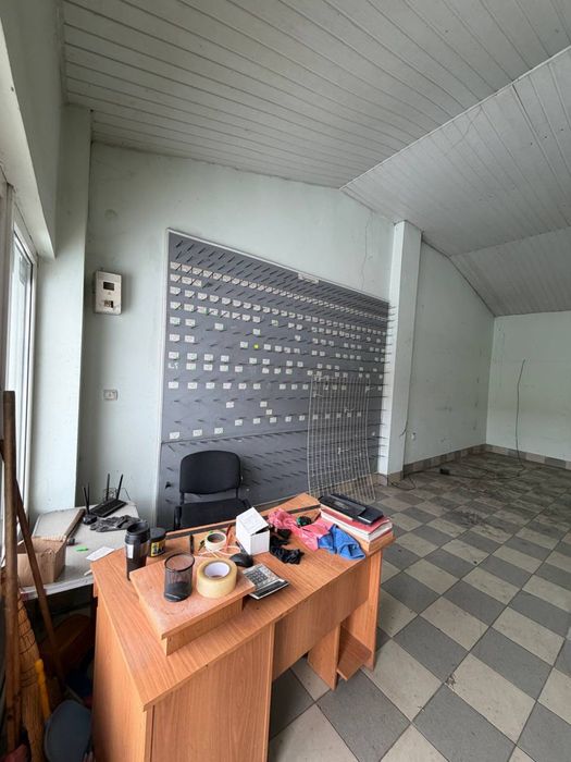 Продається або здається в оренду   магазину