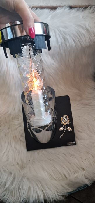 Metalowy nowoczesny duży znicz solarny - okrągła, efekt płomienia Róża