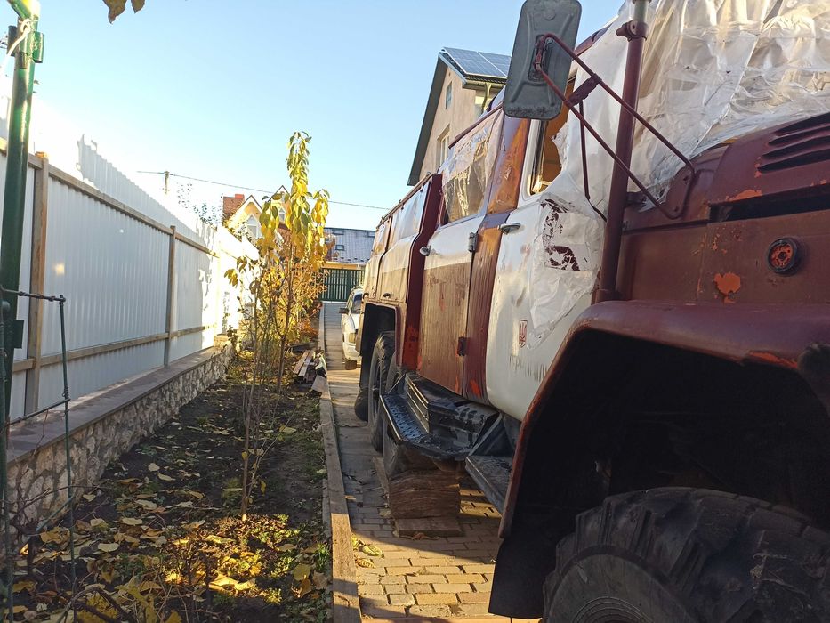 Пожежний автомобіль АЦ-40 ЗІЛ 131  потребує ремонту кабіни водія