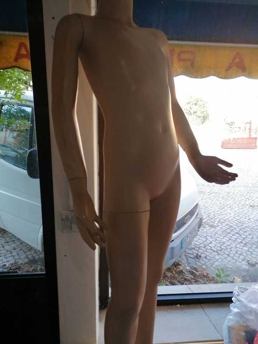 Manequim de Criança Completo (Corpo Inteiro) – Com Base