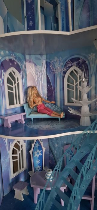 Domek drewniany dla lalek kindkraft, zamek elzy