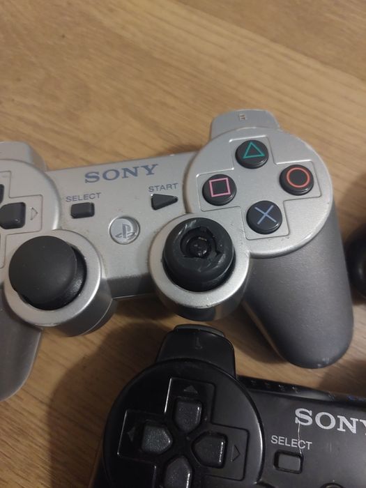 Ps3 500G z trzema padami