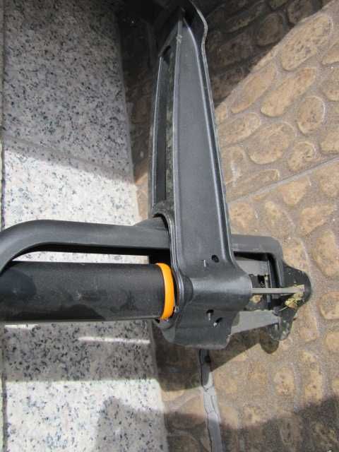 Fiskars Xact wyrywacz chwastów, długość: 1 m urządzenie do chwastów