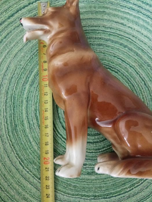 Porcelanowa figurka psa owczarka