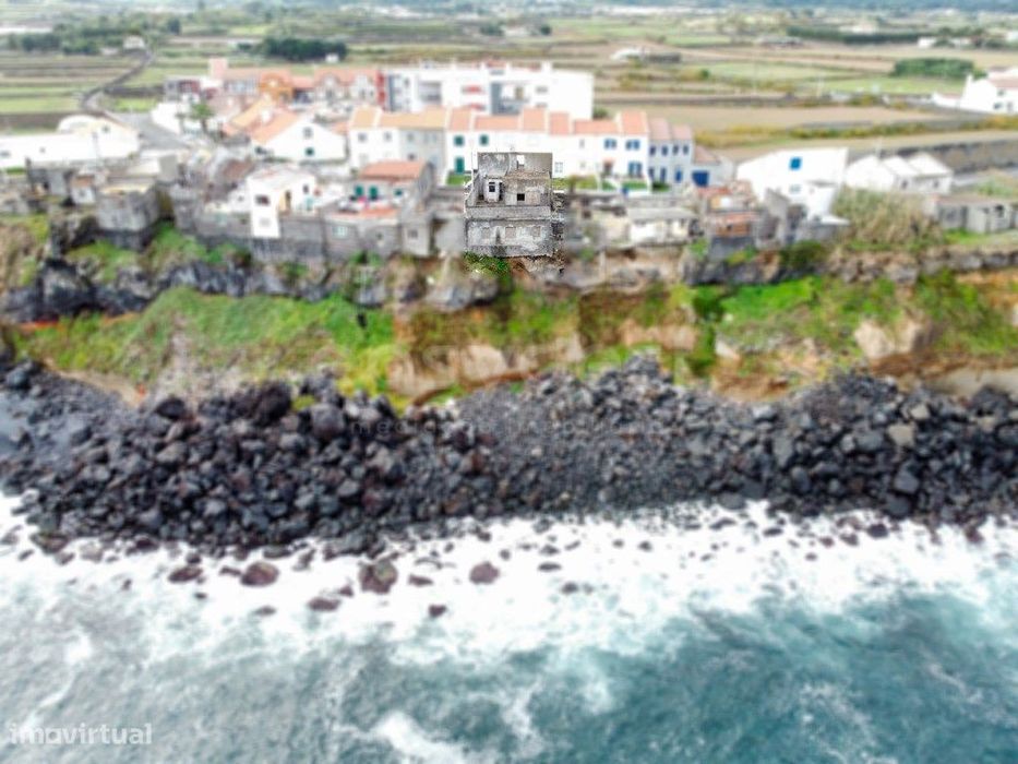 Possibilidade única na primeira linha de mar - Calhetas, São Miguel...