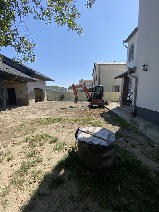 Послуги Міні Ескаватора