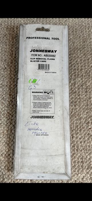 Szczypce do klipsów tapicerki Jonnesway