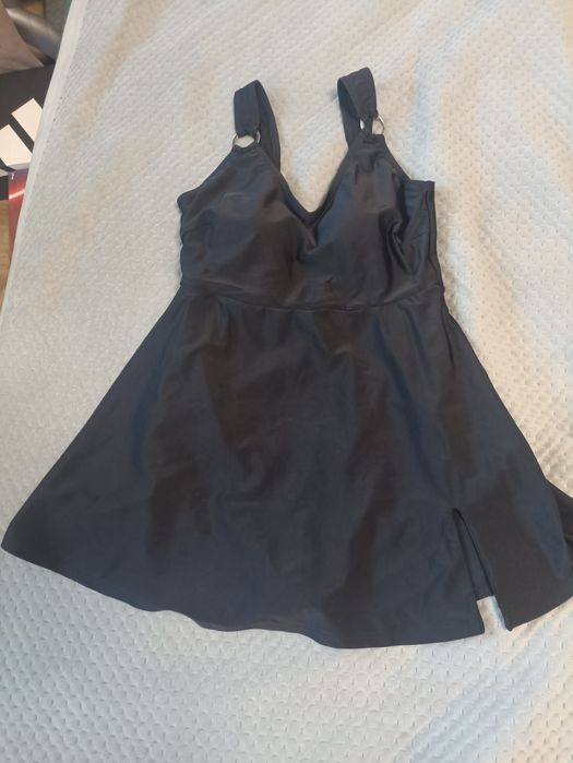 Купальник з спідницею. Підійде для вагітних