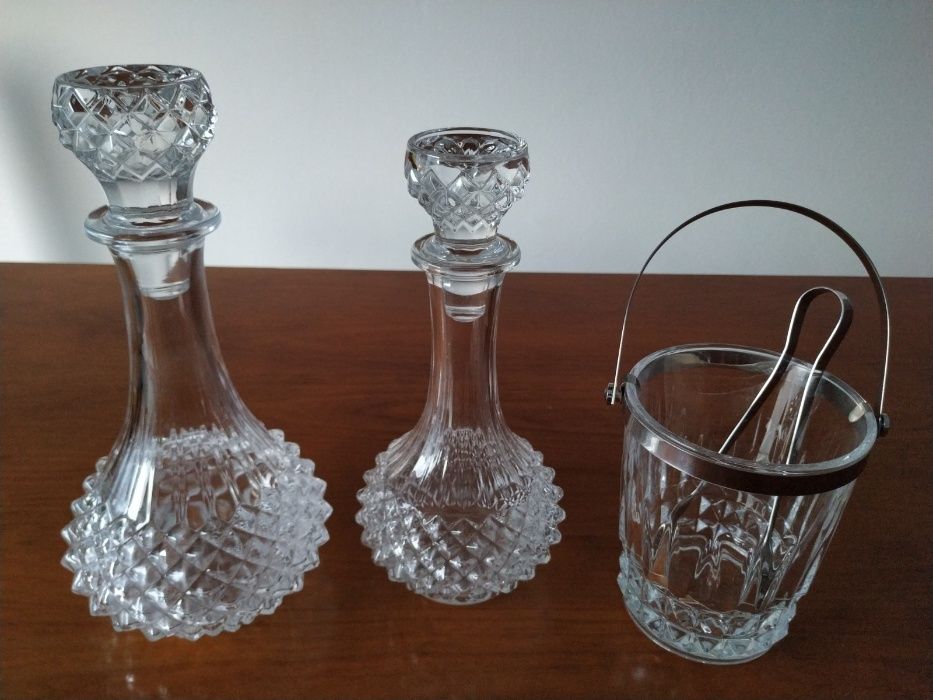 Garrafas Decanter com Tampa, em Cristal