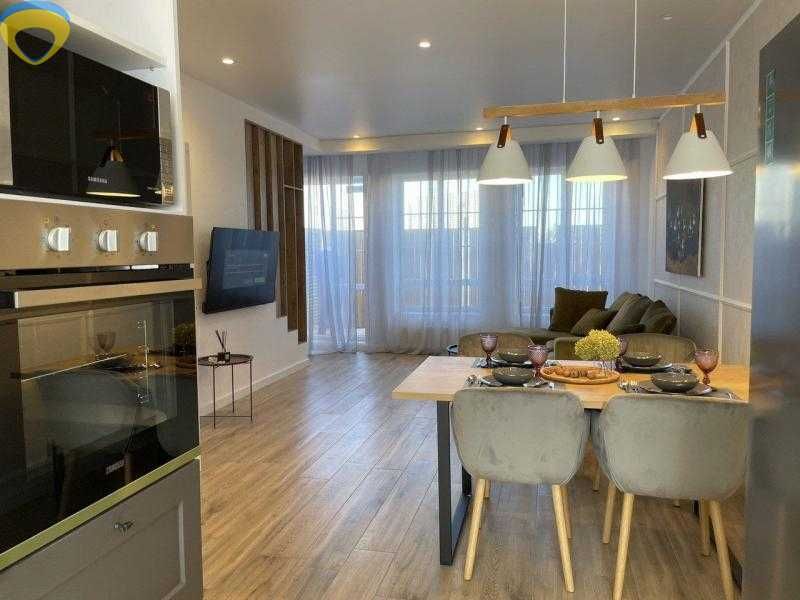Продам таунхаус 100 кв м з ремонтом та меблями с. Ліски