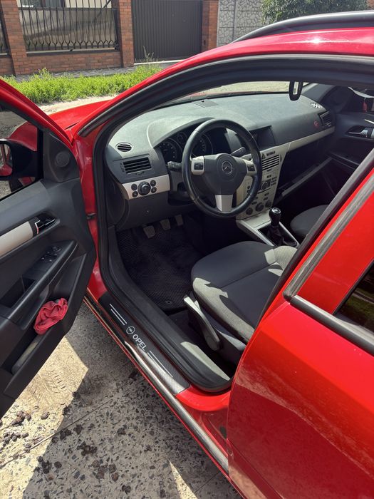 Opel Astra H после бокового удара