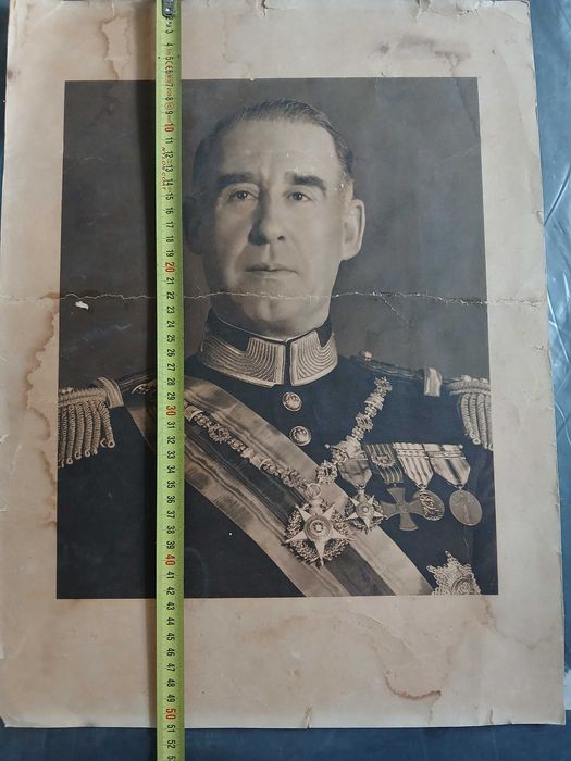 Retratos dos Presidentes da República Portuguesa durante o regime "Estado Novo" - lote de 4 -