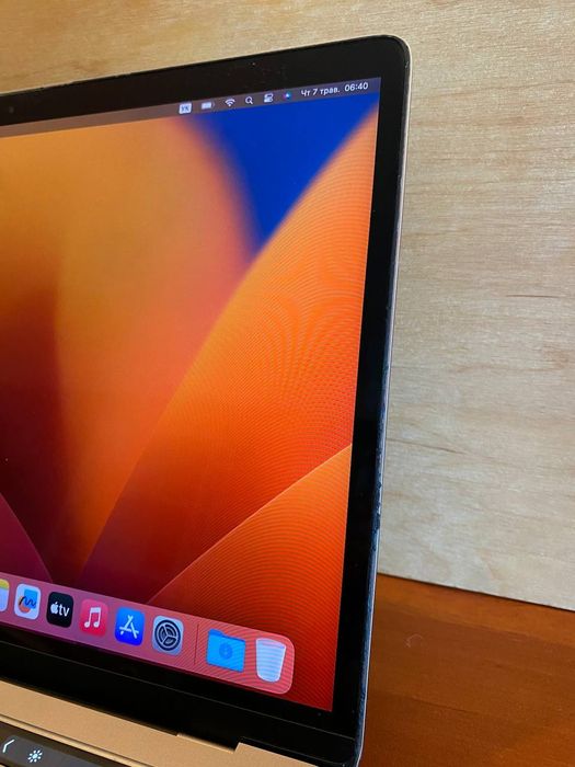 MacBook Pro 13-inch, 2018

+3

Le Apple MacBook Pro (13-inch,

2017).