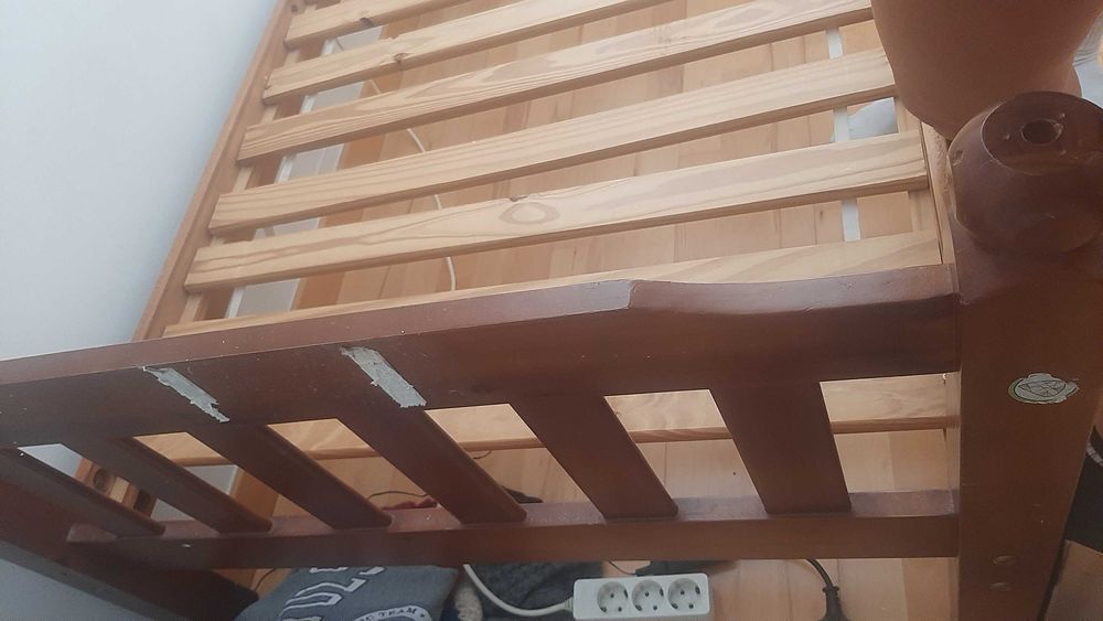 Single wooden bed64585750274433120