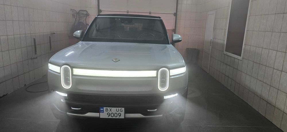 Продам Rivian R1S