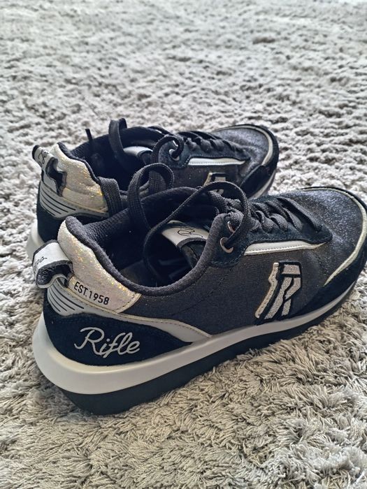 Кросівки для дівчинки