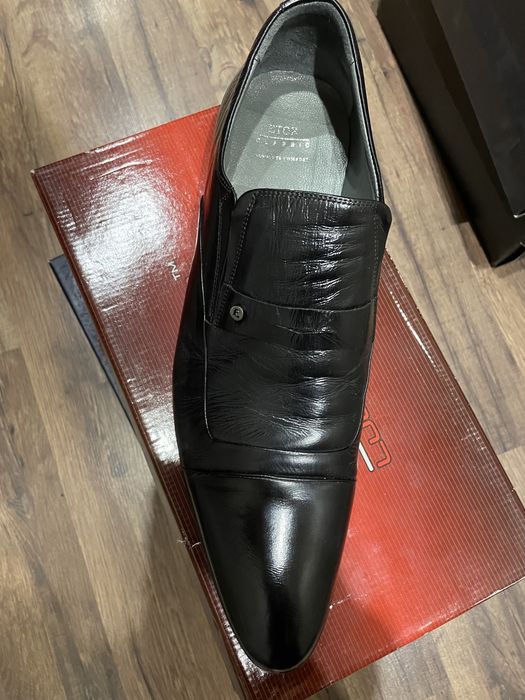 Продам туфлі чоловічі нові