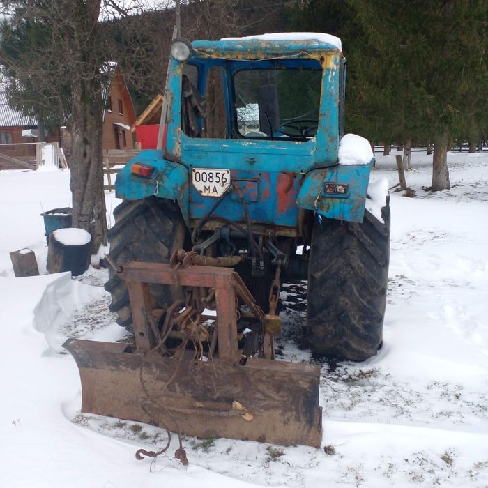 Трактор ЮМЗ 6 в непоганому стані