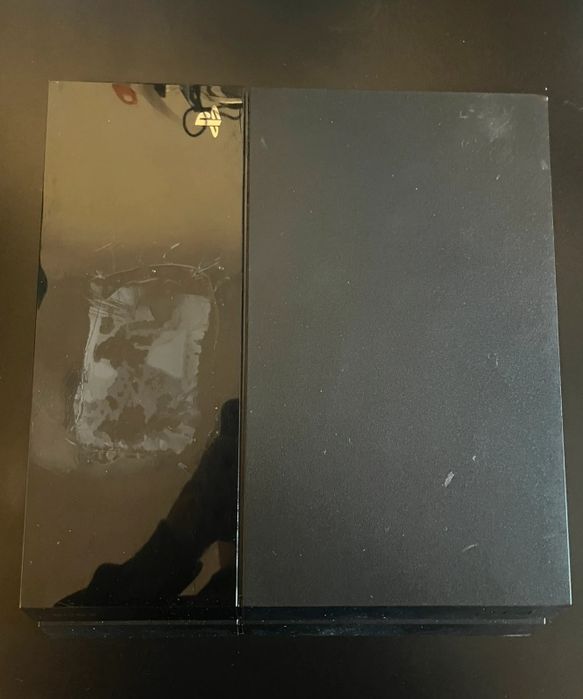 Consola PlayStation 4 Branca

Vendo consola Sony PlayStation 4 branca,