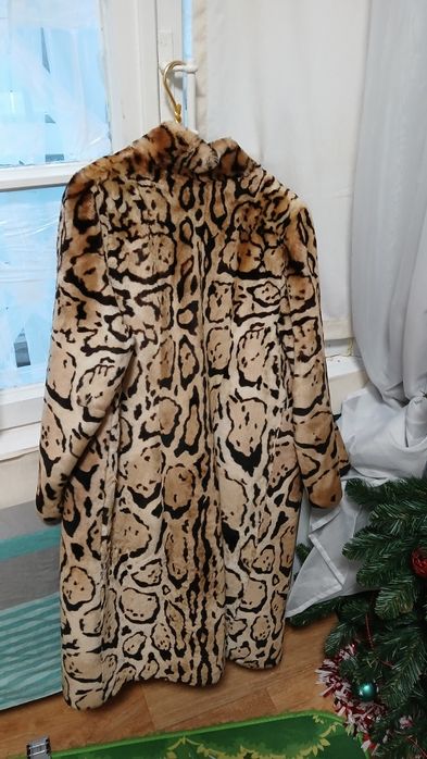 Шуба натуральна 44-48 є дефект