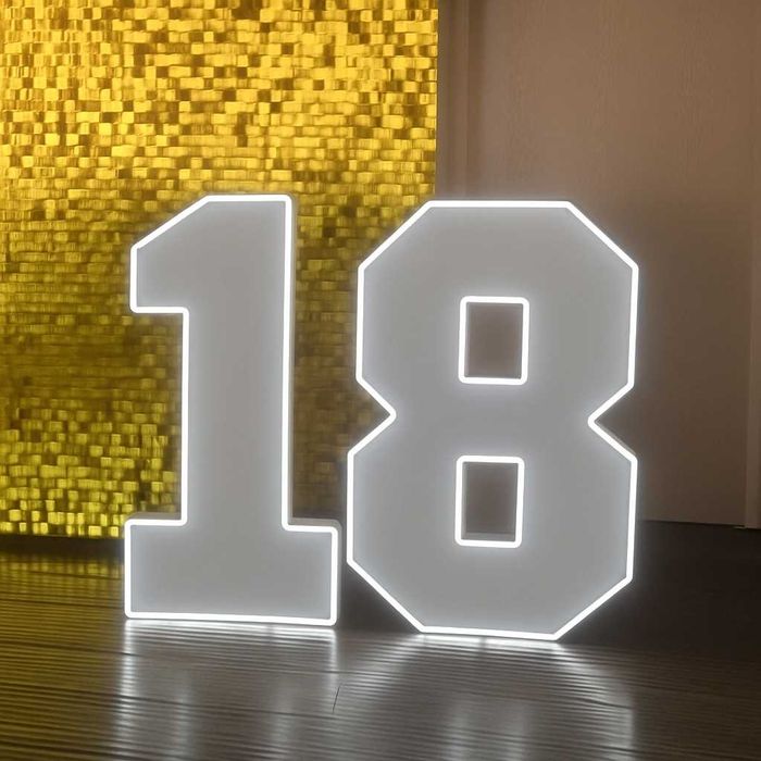 Cyfry LED, Dekoracje, Atrakcje