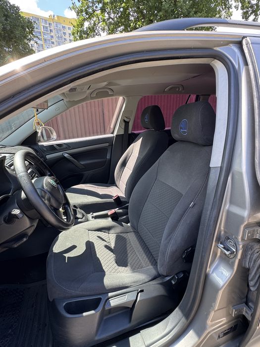 Skoda Octavia 2010 VIN TMBJM61Z0B2025979 фото оголошення 5 з 8