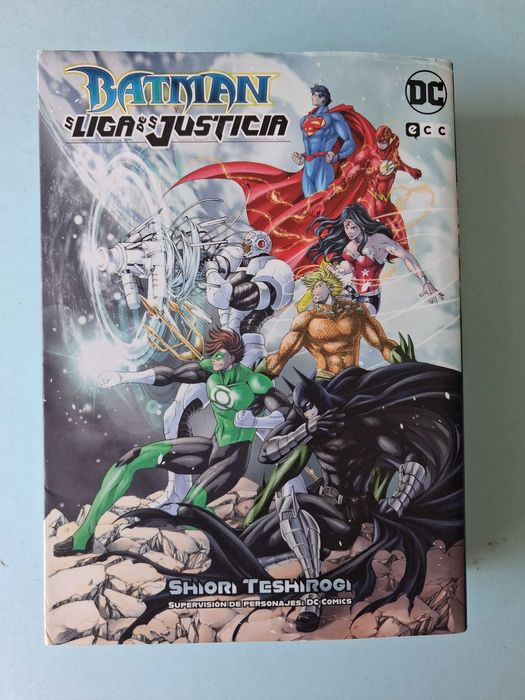 Batman & Liga de la Justicia MANGÁ - Shiori Teshirogi - 792 páginas