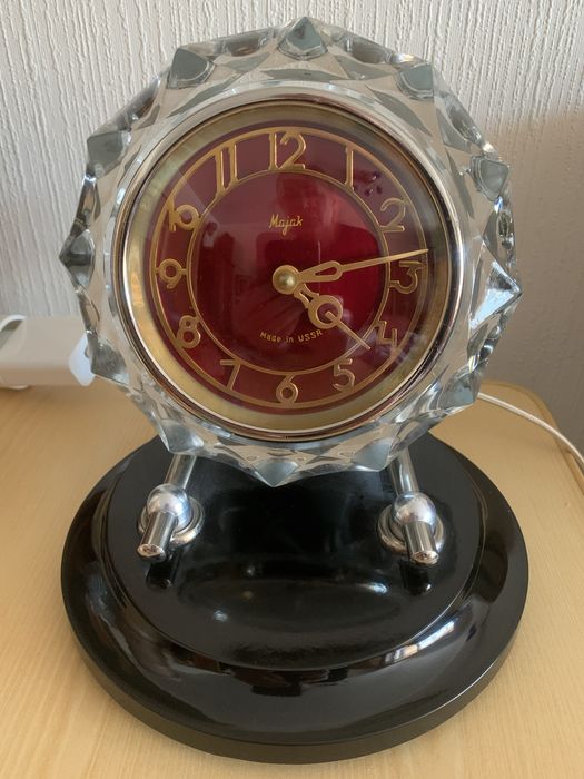 Часы настольные Маяк с бордовым циферблатом , хрусталь, на ходу СССР ...