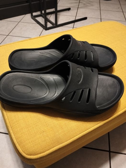 Męskie  gumowe czarne klapki