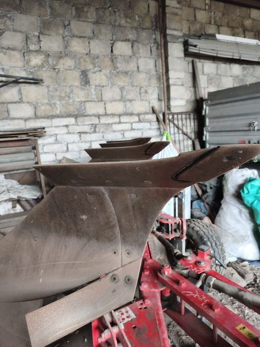 Pług AKPIL obrotowy 4 skibowy