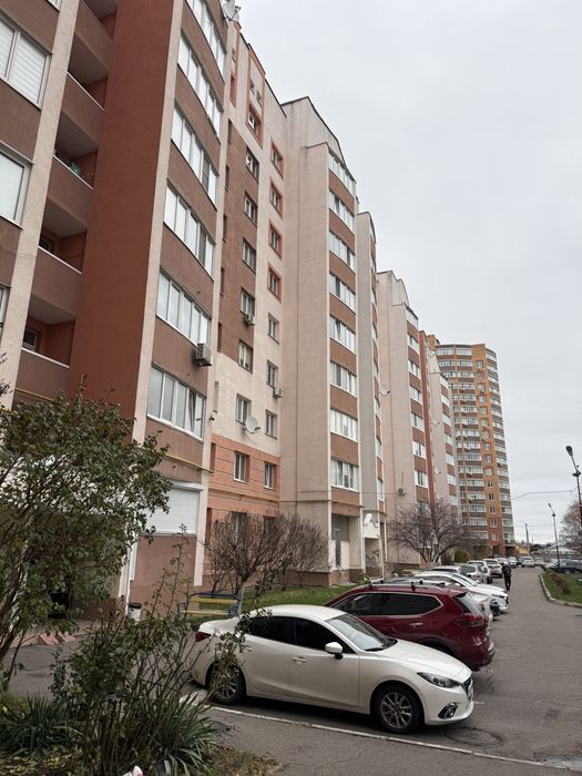 Продаж 2 кім квартири на Незалежності 58.