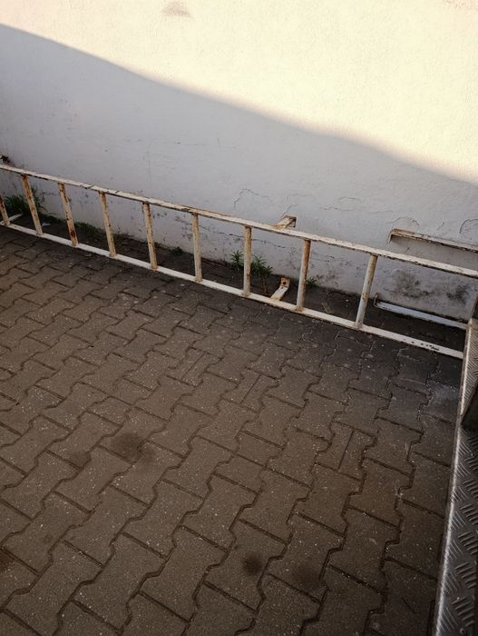 Escada de ferro exterior