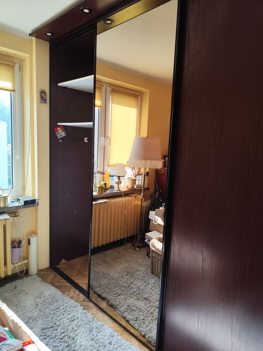 Szafa przesuwna trzydrzwiowa