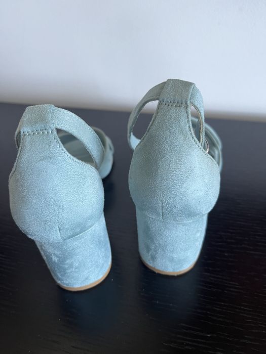 Sandalias verdes de salto pull and bear