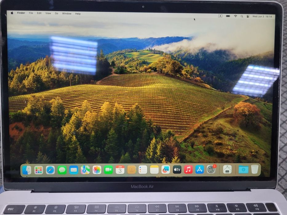 MacBook Air A1932 i5 8gb 240