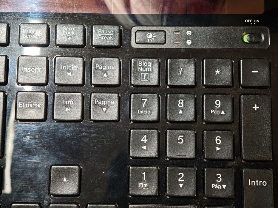 2 Teclados Logitech K750