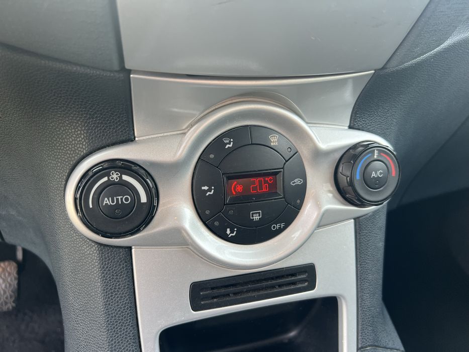 Ford Fiesta 1.2i AC Titanium