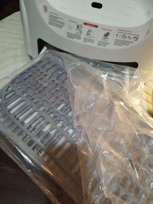 Nowoczesna samoczyszcząca kuweta dla kota AmiCura Cura  2 Led WiFi now