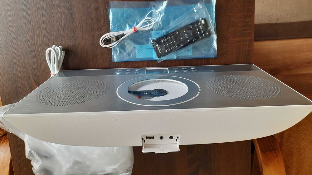 Pionowy zestaw stereo, radio internetowe, DAB+/ FM/CD, USB/MP3, pilot