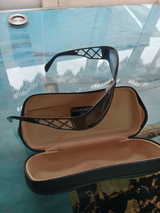 Óculos de sol Chanel originais com caixa
