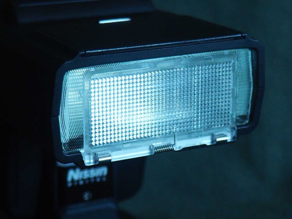 Lampa błyskowa Nissin i60A do Canona.
