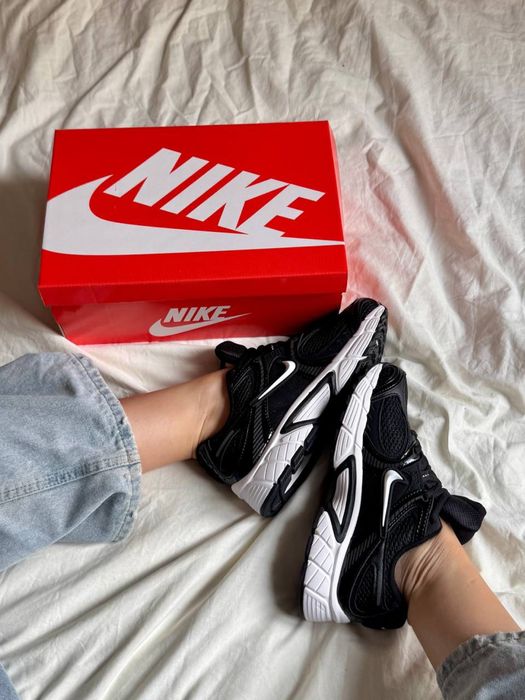 Nike V5 RNR Black&White  ar00543