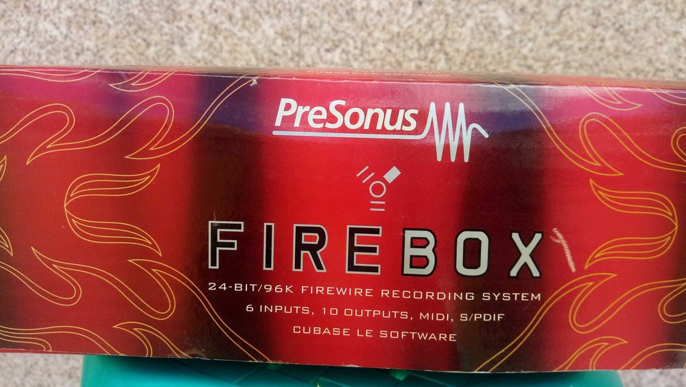 Presonus Firebox 24bit/96k 6 inputs, 10 outputs com Cubase LE software