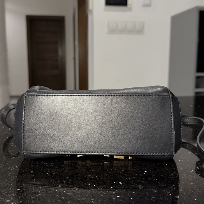 Emporio Armani torebka skórzana czarna Y3E091 YDA8D – 100% skóra cielęca