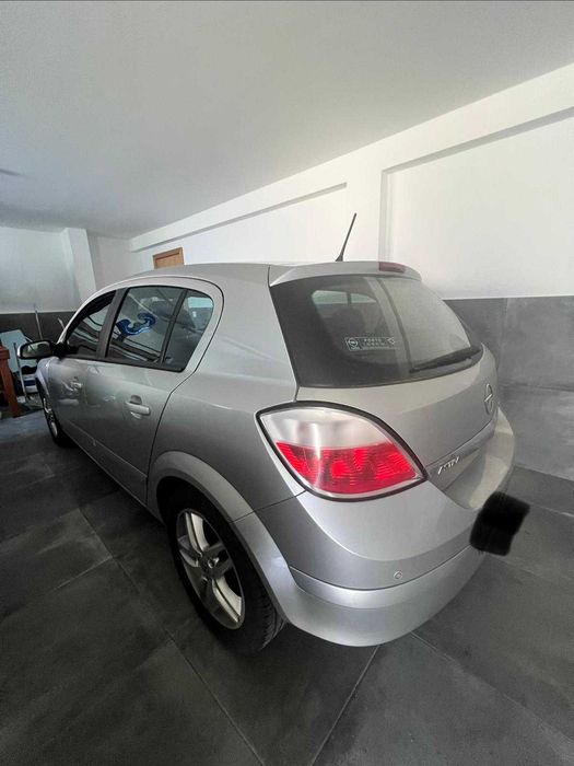 Opel Astra — fotografia 2