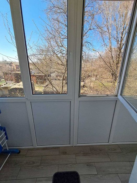 Одно кімнатна квартира з євроремонто,  вул.Полтавська 10.