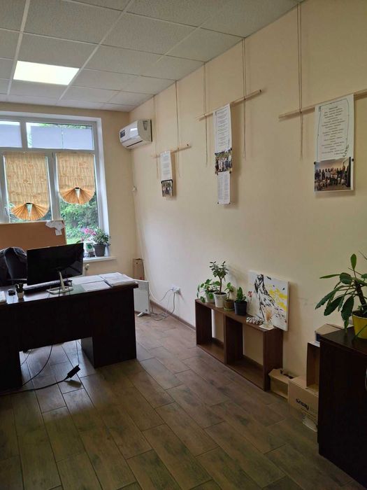 Здається в оренду офісний центр 2000м.кв.