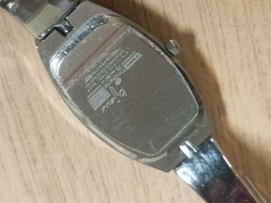 Zegarek damski w stylu bransoletki