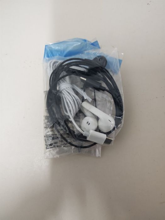 Słuchawki przewodowe marki ZJXD , USB-C